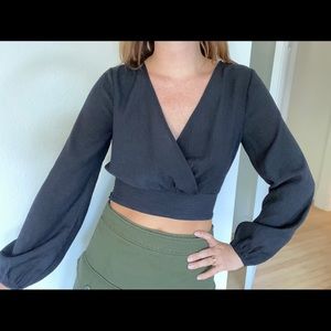 Sadie & Sage Cropped Black Blouse